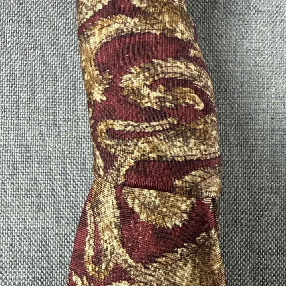 Bert Pulitzer Paisley Pattern‎ Also Tie